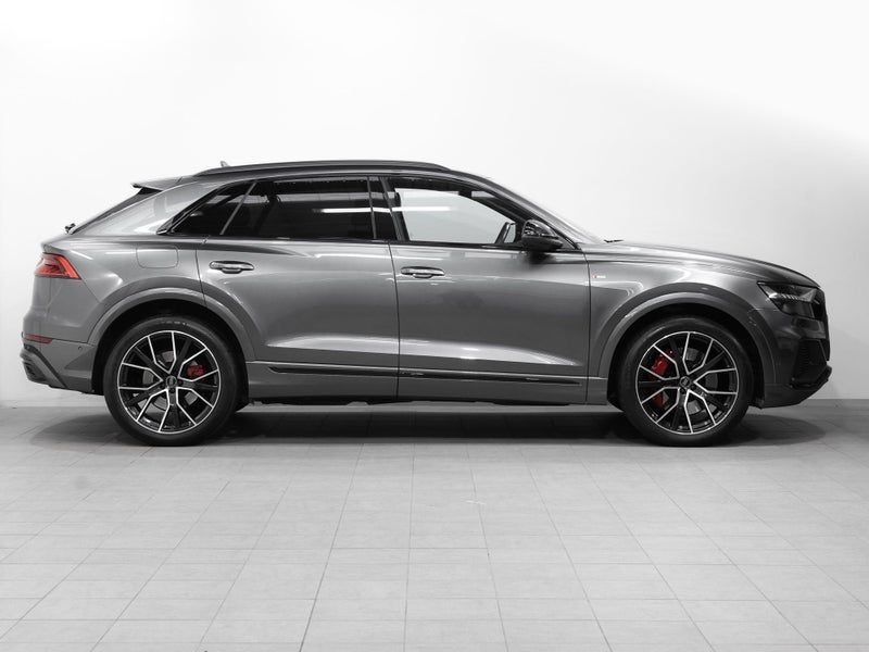 2023 Audi Q8 60 Quattro Petrol e-Hybrid, photo 3