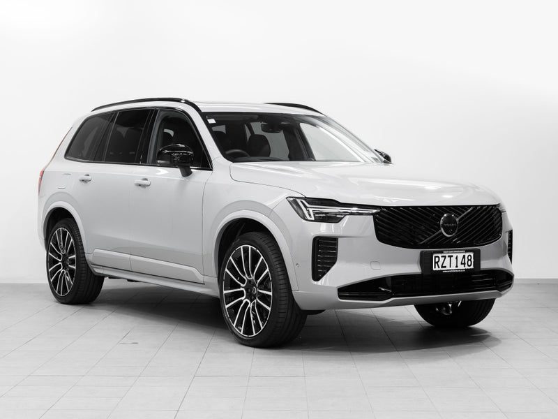 2026 Volvo XC90 B5 Ultra Dark 4WD
