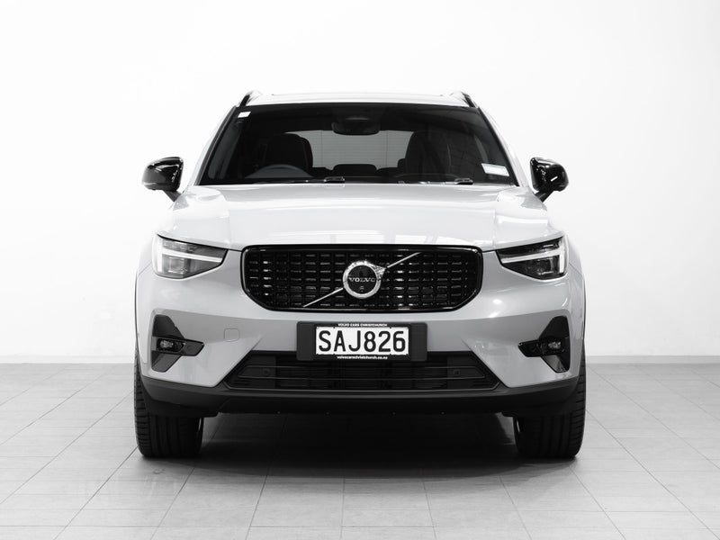 2026 Volvo XC40 Ultra Dark, photo 2