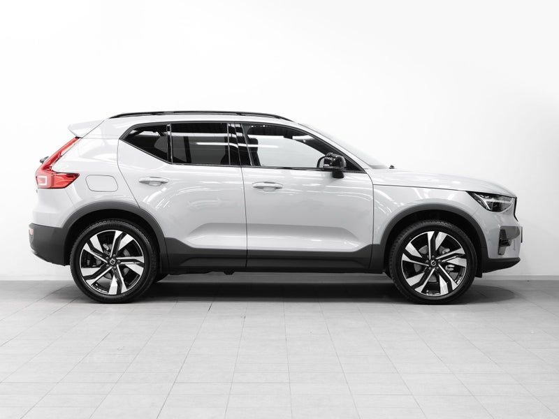 2026 Volvo XC40 Ultra Dark, photo 3