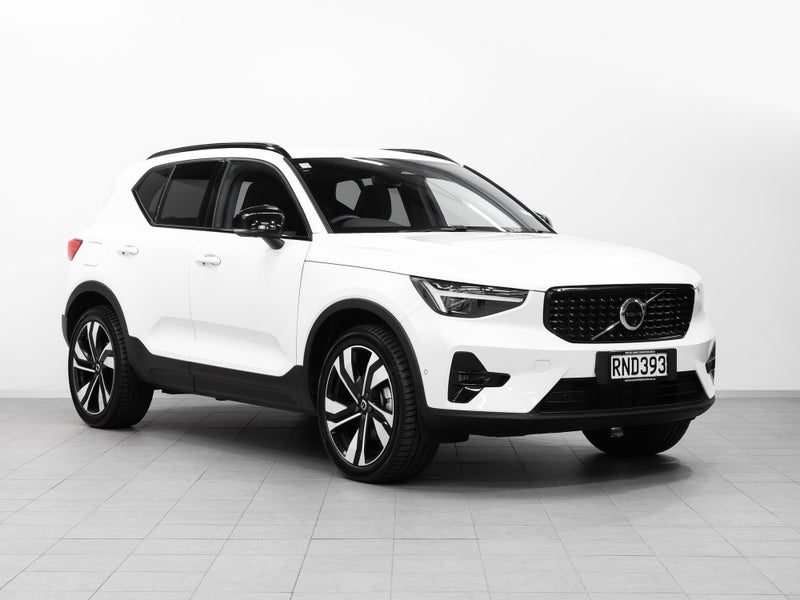 2025 Volvo XC40 Ultra Dark