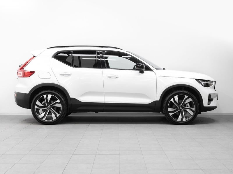 2025 Volvo XC40 Ultra Dark, photo 3