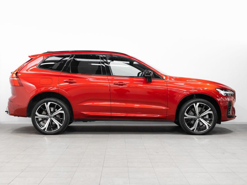 2022 Volvo XC60 Ultimate Recharge, photo 3