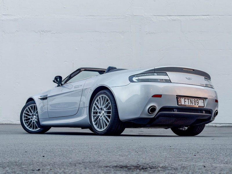 2009 Aston Martin Vantage V8, photo 2
