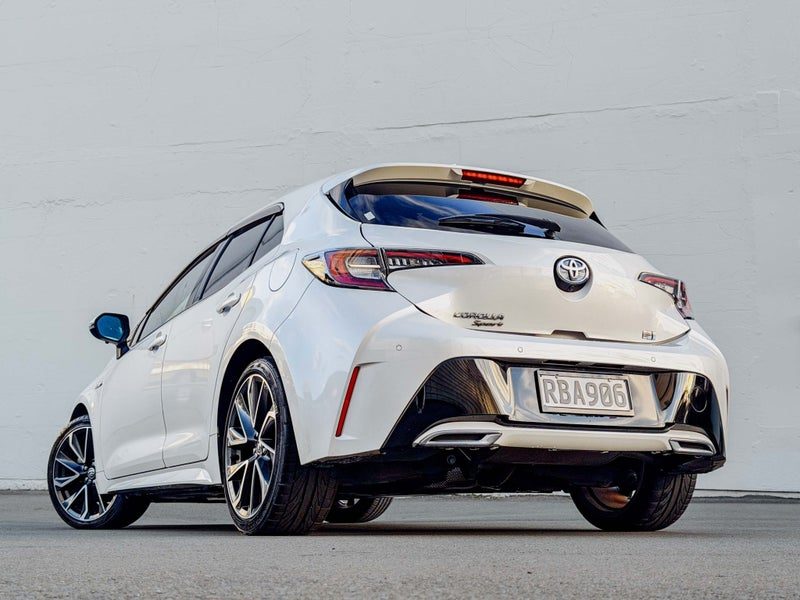 2019 Toyota Corolla GZ Sport Hybrid, photo 2