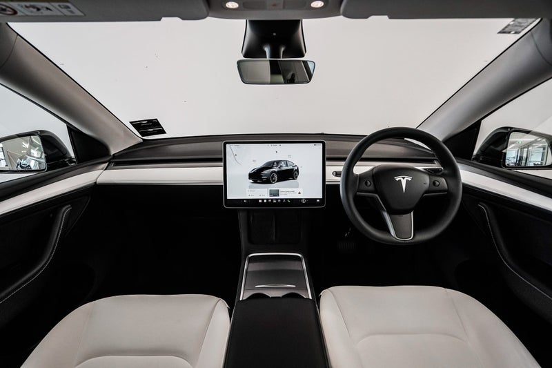 2023 Tesla Model Y Rear Wheel Drive, photo 3