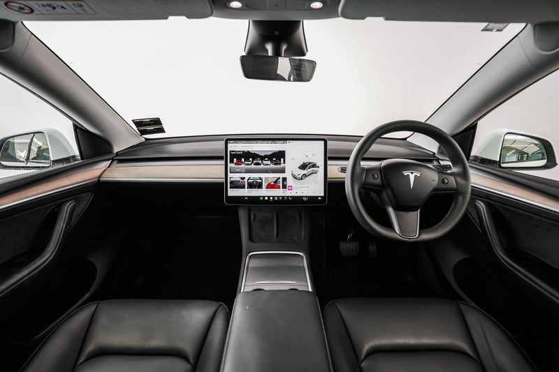 2023 Tesla Model Y Rear Wheel Drive, photo 3