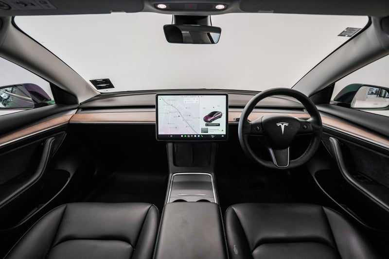 2021 Tesla Model 3 Standard Range Plus, photo 3