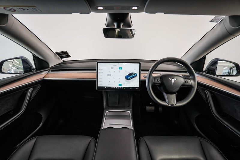2022 Tesla Model Y Rear Wheel Drive, photo 3