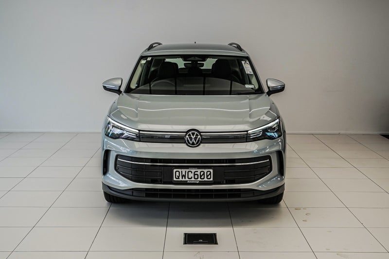 2024 Volkswagen Tiguan Life 1.4P TURBO LOW KMS, photo 2