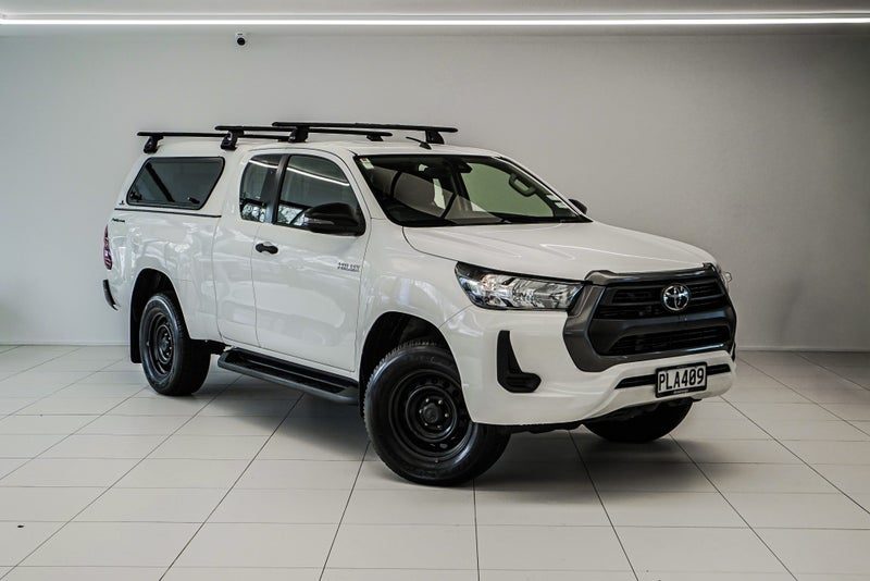 2022 Toyota Hilux SR TD EC 2.8D TURBO, main photo