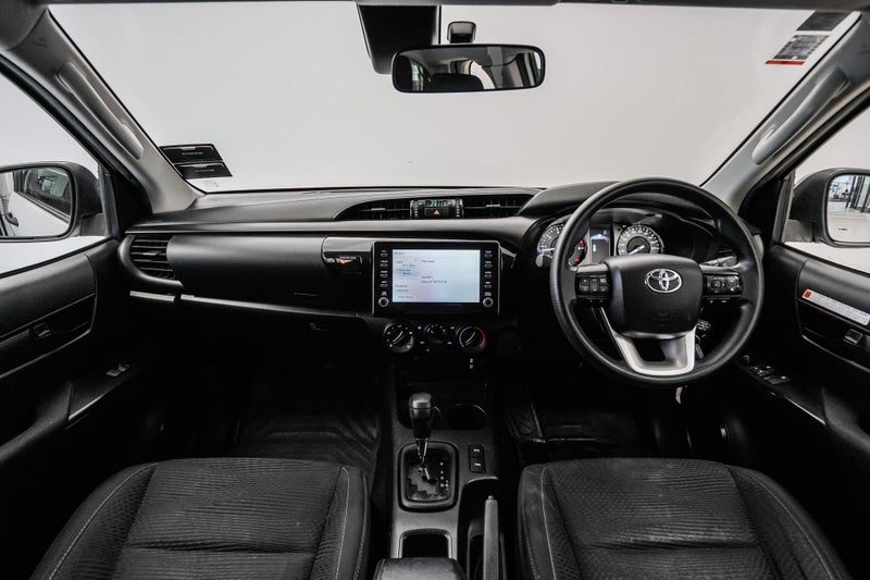 2022 Toyota Hilux SR TD EC 2.8D TURBO, photo 3