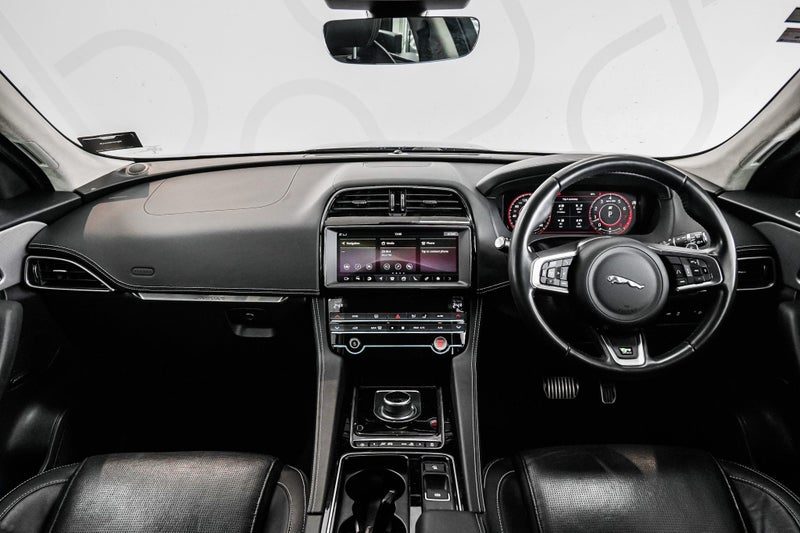 2019 Jaguar F-PACE 30T R-Sport 2.0P/4Wd, photo 2