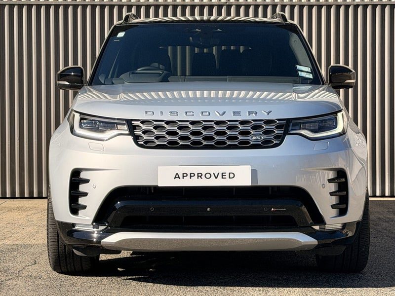 2024 Land Rover Discovery D300 Metropolitan Ed, photo 3