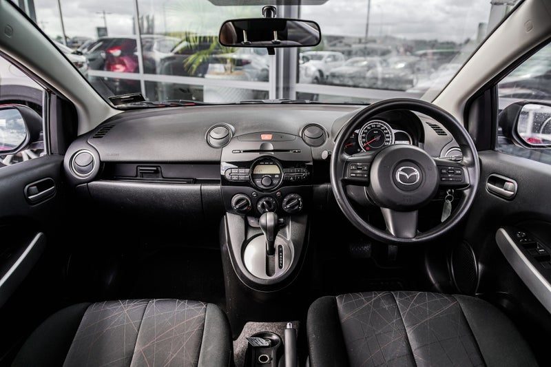 2014 Mazda 2 Classic 1.5 4At, photo 2