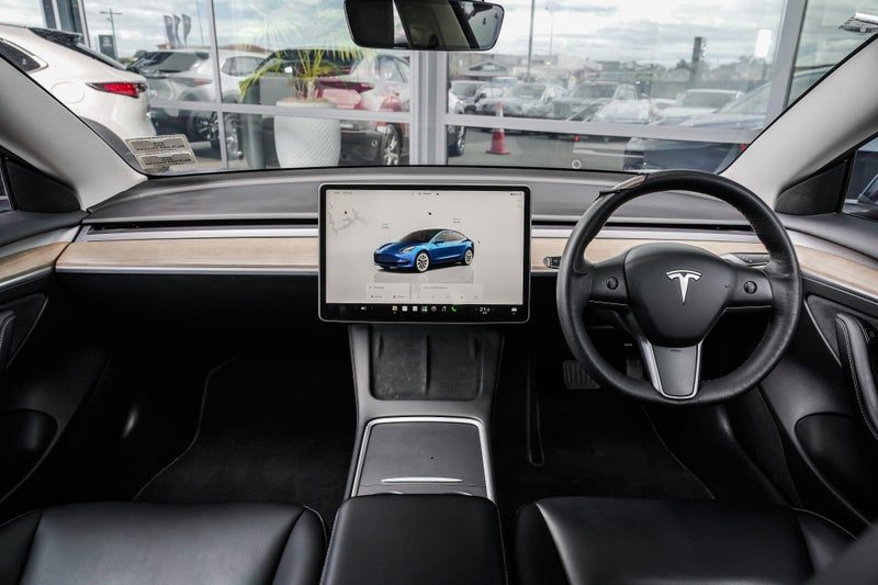 2022 Tesla Model 3 Rear Wheel Drive 60K, photo 2