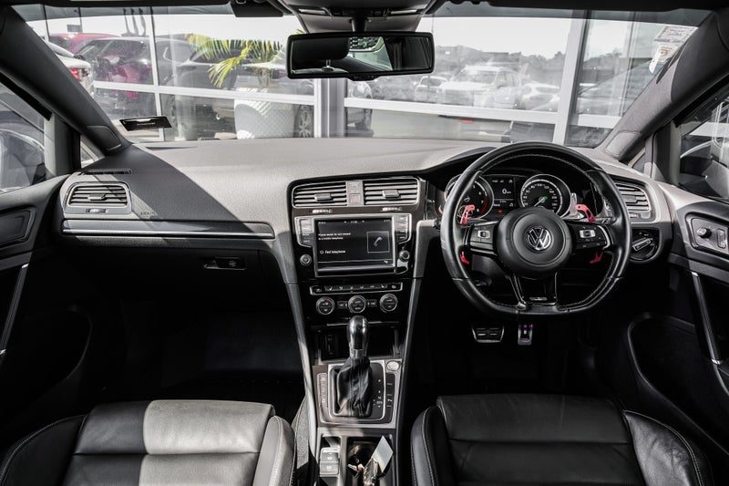 2015 Volkswagen Golf R Variant, photo 2