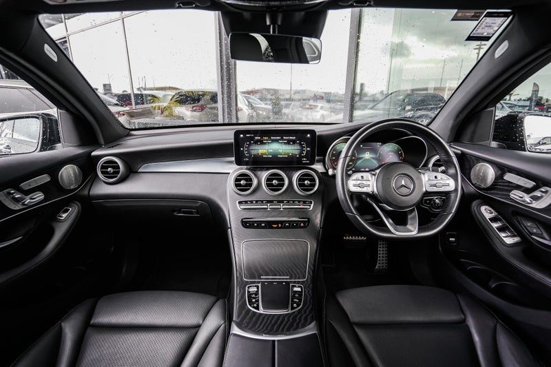 2022 Mercedes-Benz GLC 300 AMG, photo 2