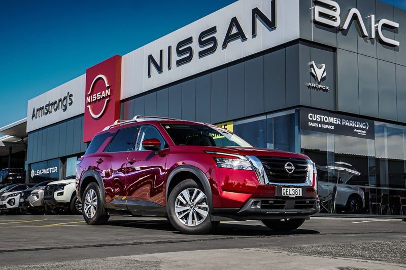 2023 Nissan Pathfinder TI Leather *8 SEATER* 4WD