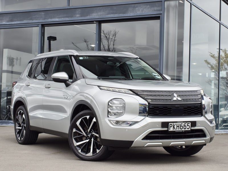 2022 Mitsubishi Outlander XLS 7 Seater