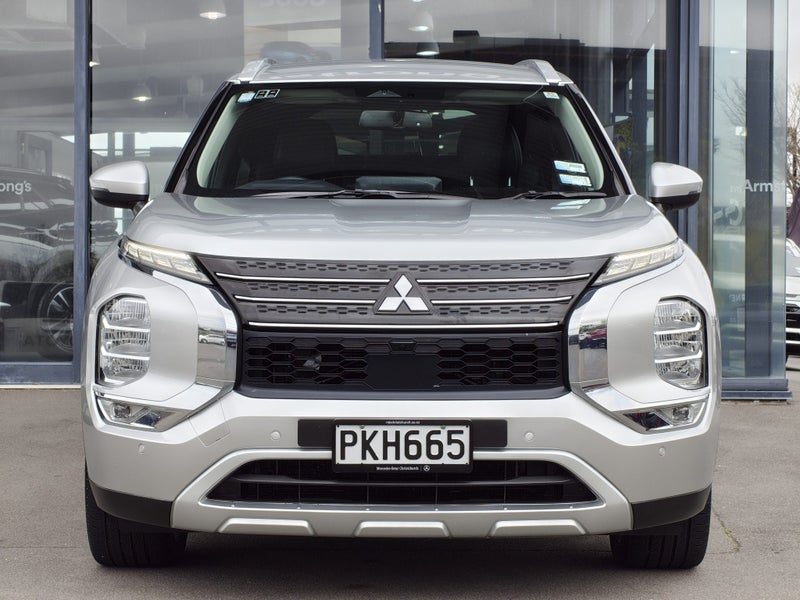 2022 Mitsubishi Outlander XLS 7 Seater, photo 2
