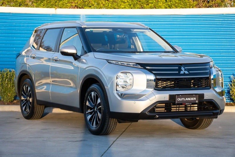 2026 Mitsubishi Outlander LS 2WD auto