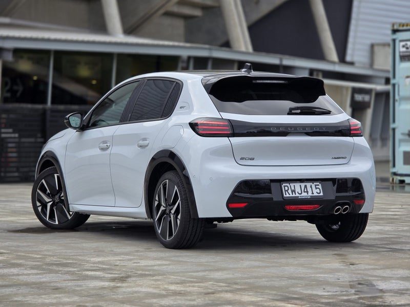 2026 Peugeot 208 GT 1.2P MILD HYBRID, photo 2