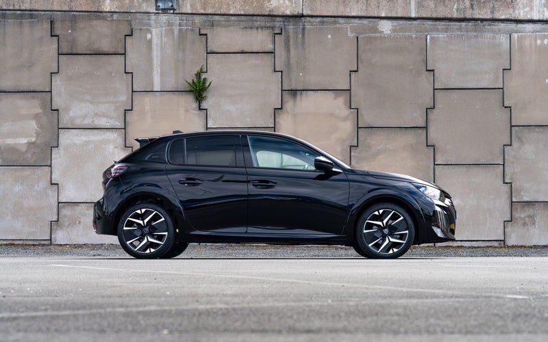 2026 Peugeot 208 Gt 1.2P MILD HYBRID, photo 2