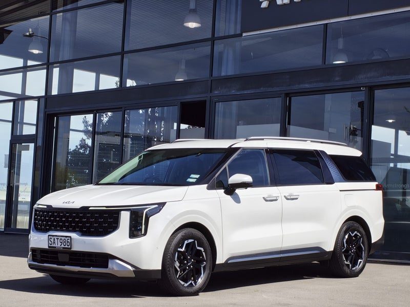 2024 Kia Carnival Deluxe, photo 3