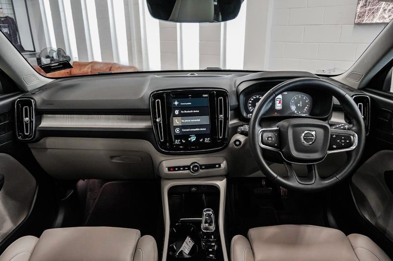 2021 Volvo XC40 T4 AWD Inscription, photo 2
