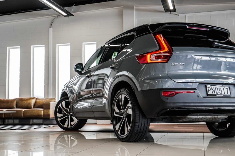 2022 Volvo XC40 B5 Ultimate Dark 2.0, photo 3