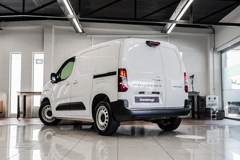 2026 Peugeot Partner SWB Petrol Fl 1.2Pt, photo 2