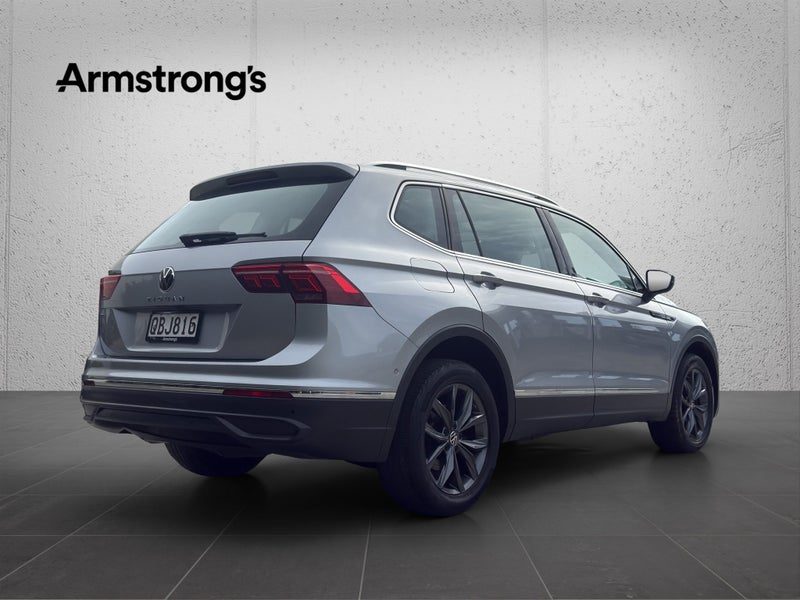 2023 Volkswagen Tiguan Allspace Life 2WD 1., photo 2