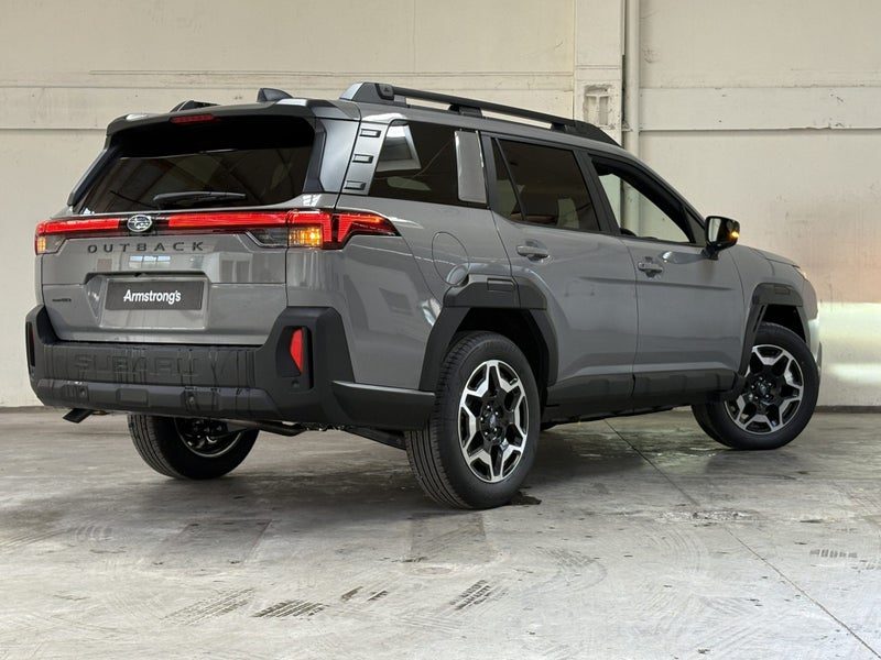 2026 Subaru Outback Touring AWD, photo 2