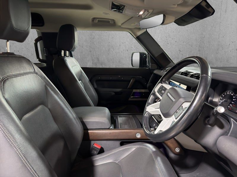 2022 Land Rover Defender D300, photo 2