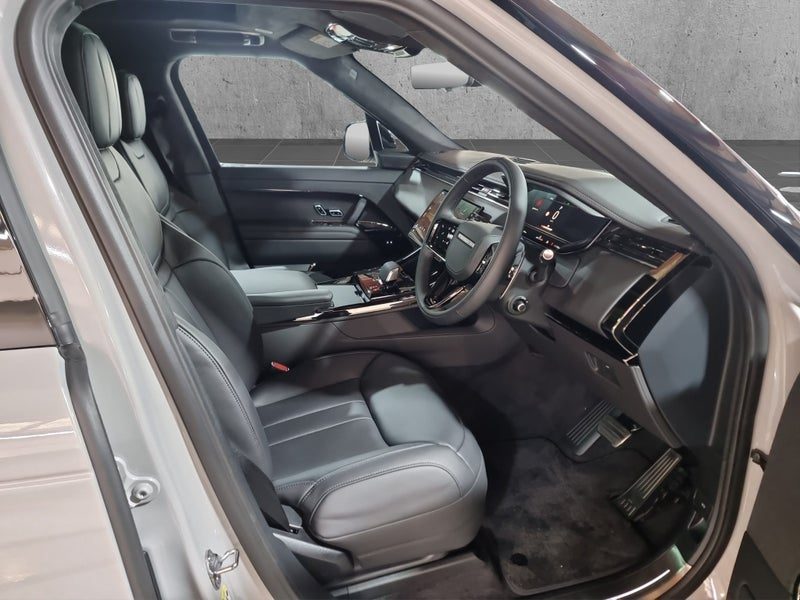 2026 Land Rover Range Rover Sport D250 SE, photo 2