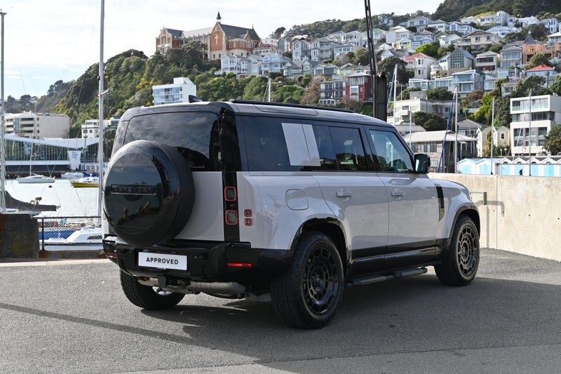 2026 Land Rover Defender 110 D350 X-Dynamic SE, photo 3