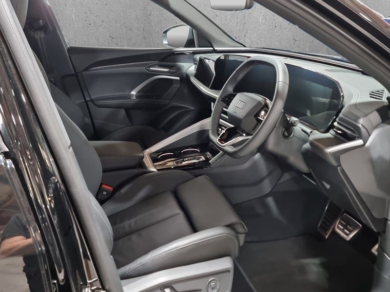 2025 Audi Q5 E-HYBRID S LINE PHEV QUATTRO, photo 2