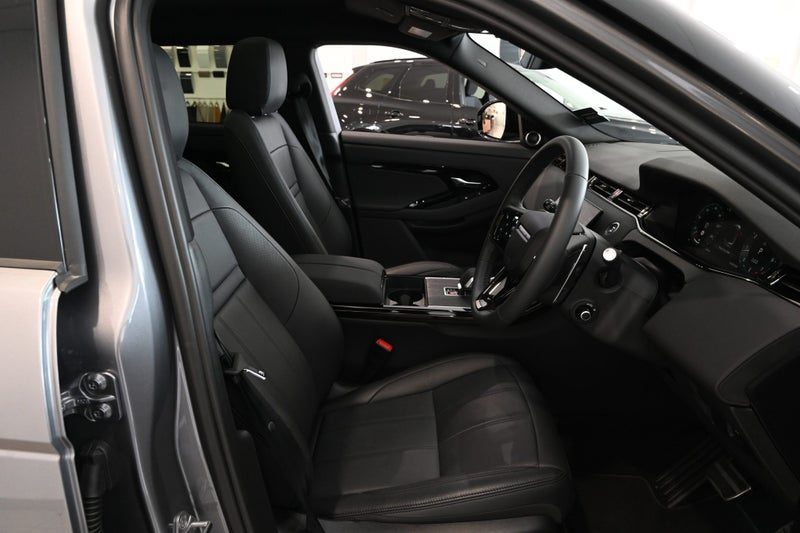 2026 Land Rover Range Rover Evoque P250 Dynamic SE, photo 2