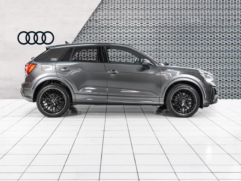 2026 Audi Q2 40 TFSI S Line quattro, photo 2