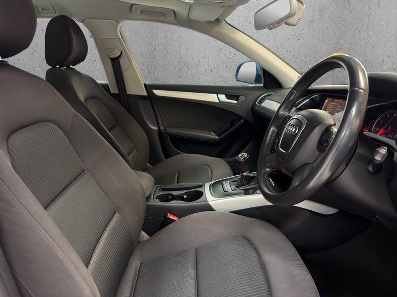 2009 Audi A4 2.0 Manual Wagon, photo 2
