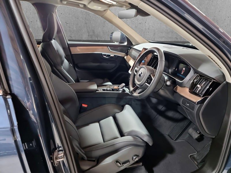 2026 Volvo XC90 B5 Plus, photo 2