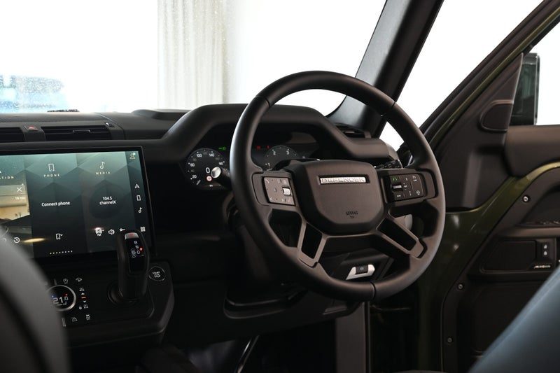 2026 Land Rover Defender 110 D350 X-Dynamic HSE, photo 2