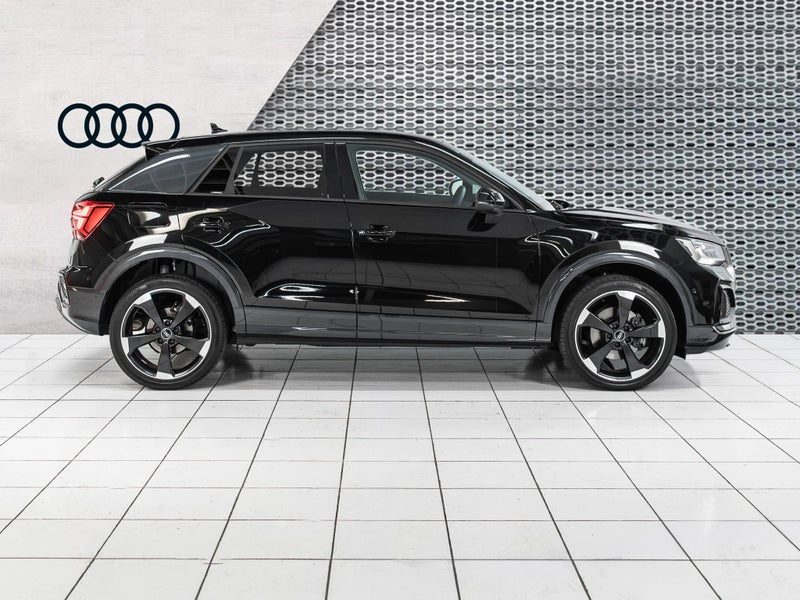 2025 Audi Q2 35 TFSI S Line, photo 2