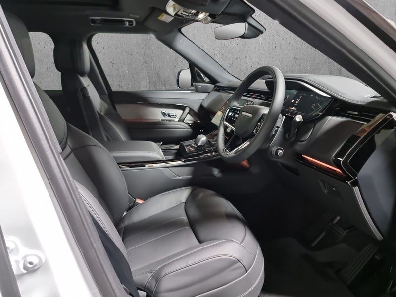 2026 Land Rover Range Rover Sport D250 SE, photo 2