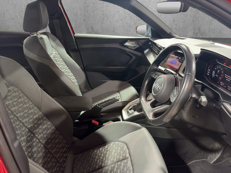 2022 Audi A1 35 TFSI S LINE, photo 2