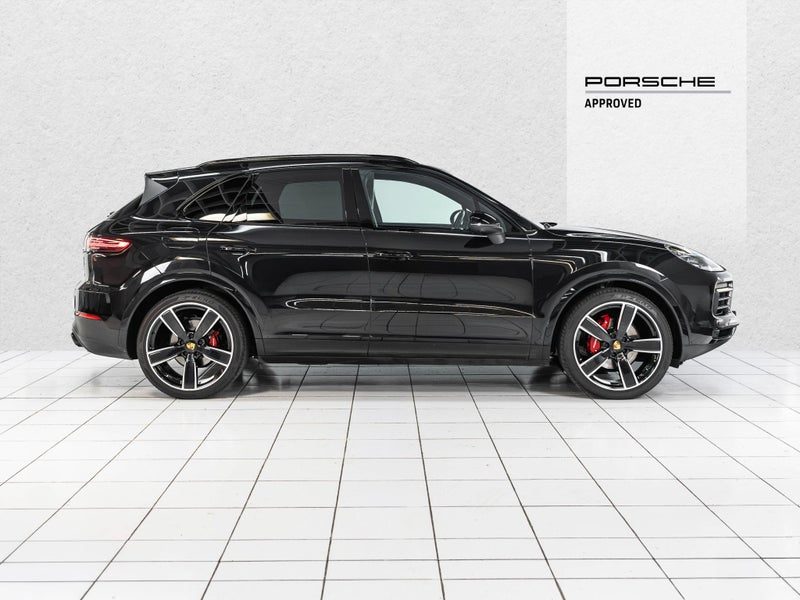 2022 Porsche Cayenne Platinum Edition (E3), photo 2