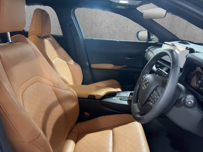 2026 Lexus UX 300h LIMITED 2.0PH, photo 2