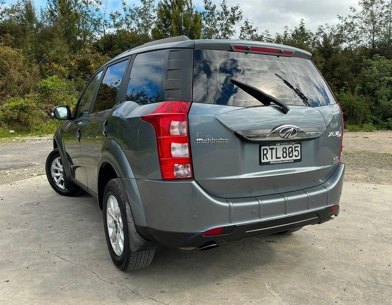 2016 Mahindra XUV500, photo 3