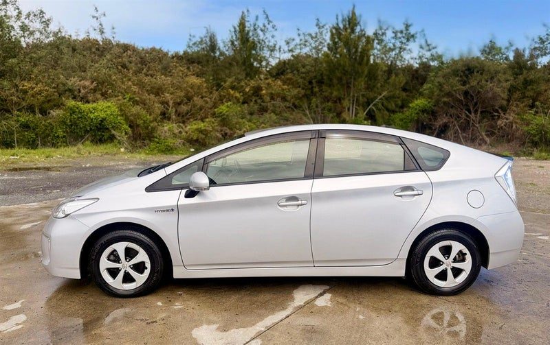 2015 Toyota Prius HYBRID, LOW KMS, photo 2